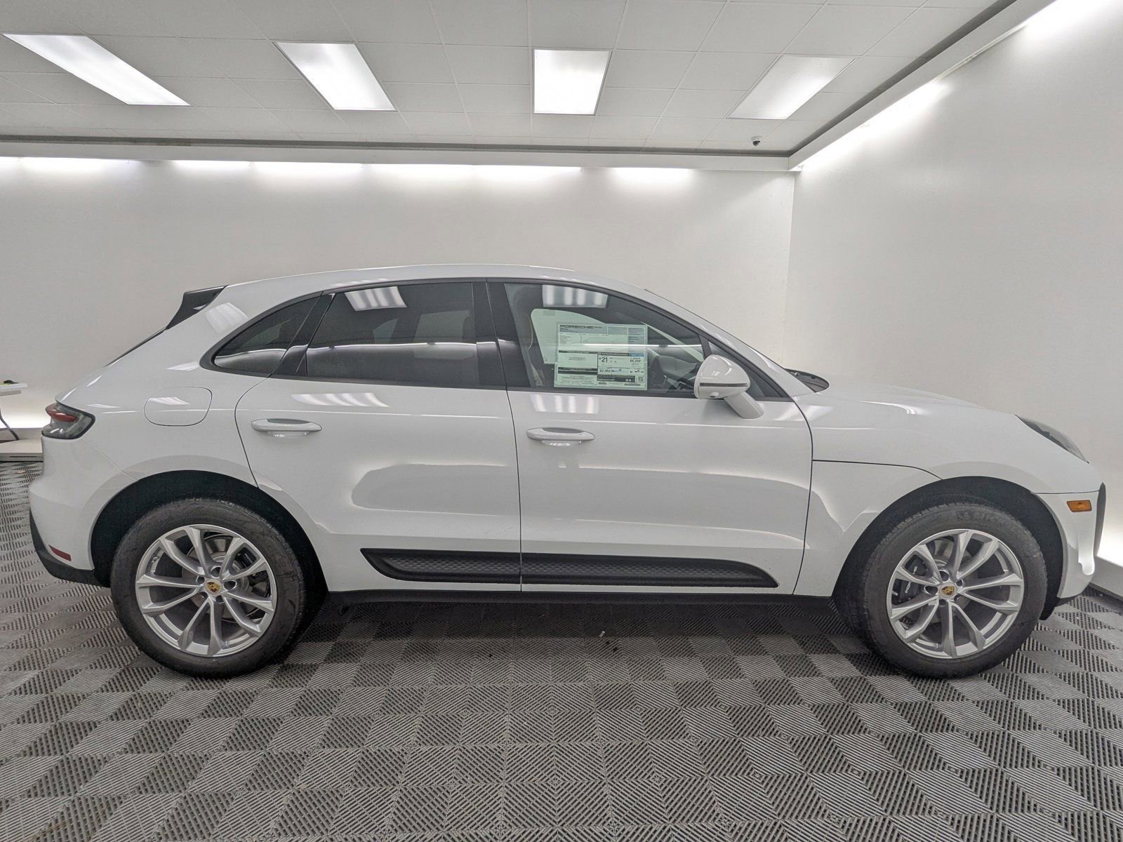 New 2026 Porsche Macan image 12