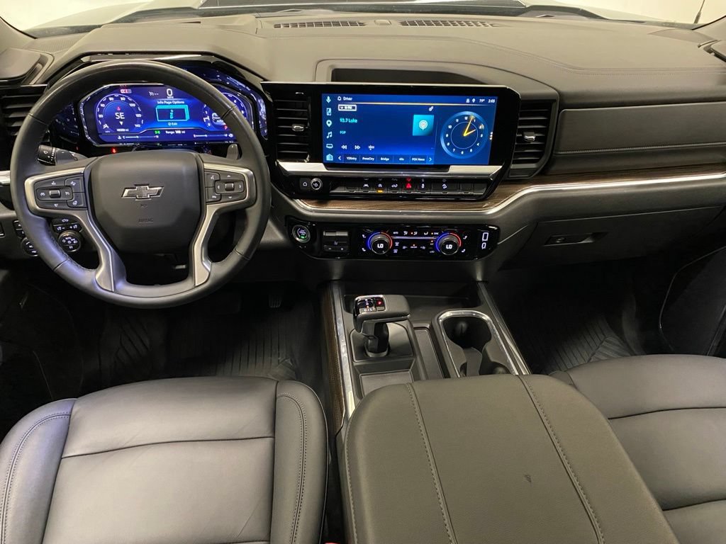 Used 2025 Chevrolet Silverado 1500 LT Trail Boss w/ Convenience Package II AWD/4WD image 19