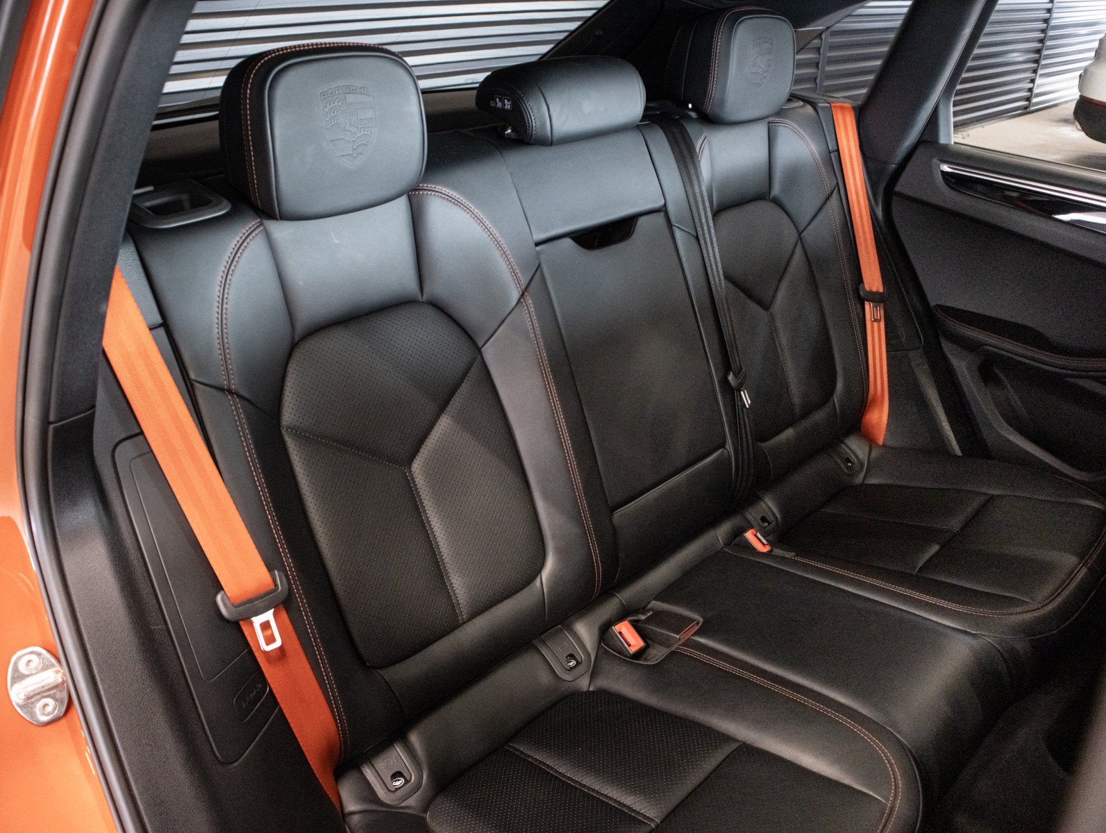 Certified 2024 Porsche Macan AWD/4WD image 6