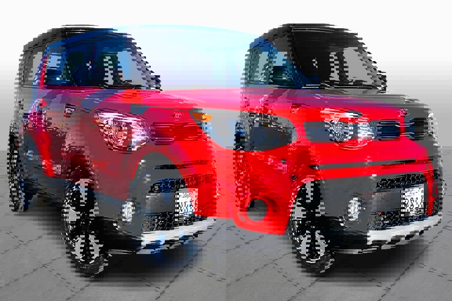 Used 2019 Kia Soul + image 2