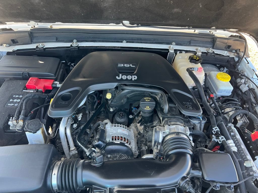 Used 2019 Jeep Wrangler Unlimited Sahara AWD/4WD image 40