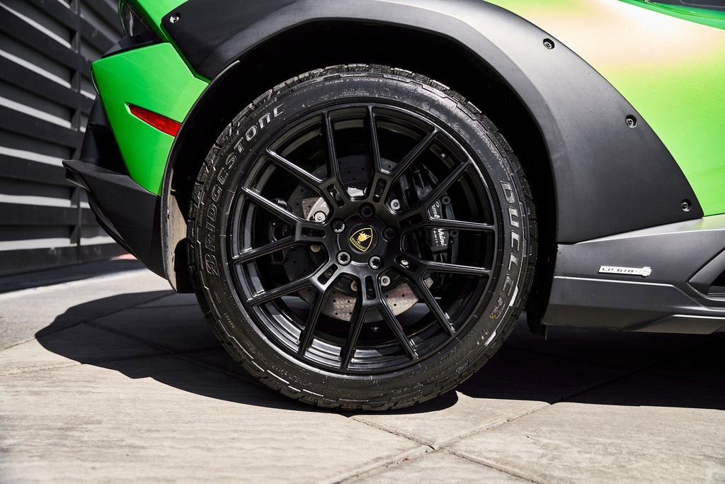 Used 2024 Lamborghini Huracan Sterrato image 25