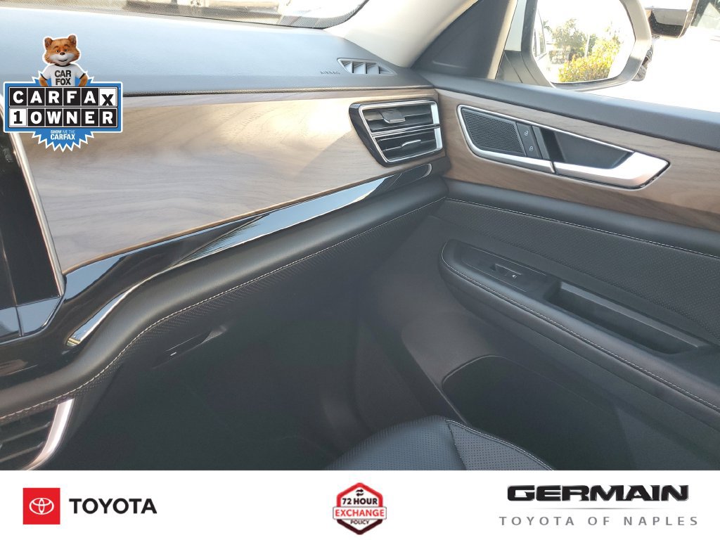 Used 2024 Volkswagen Atlas SE w/ Black Wheel Package FWD image 36
