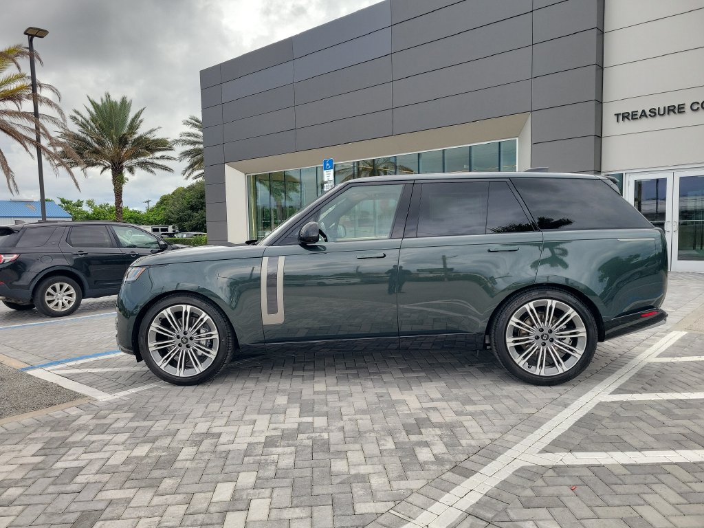 New 2027 Land Rover Range Rover SE AWD/4WD image 2