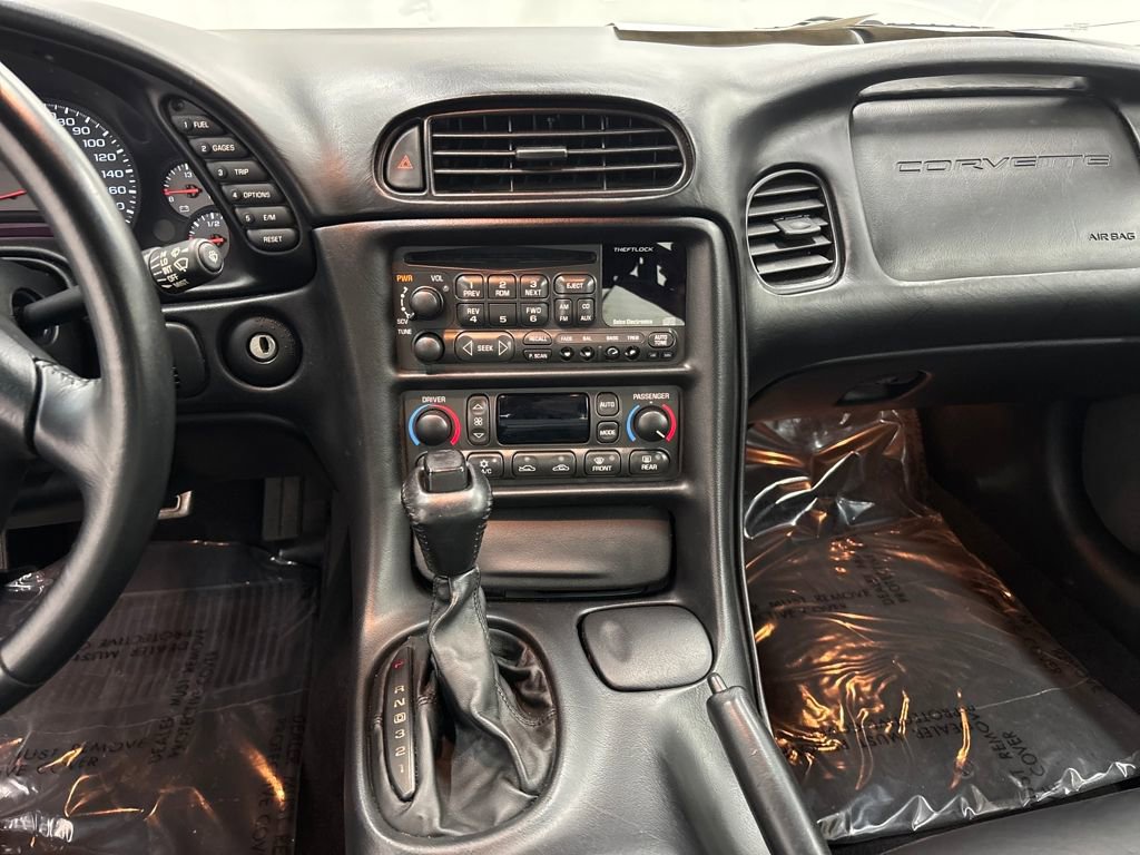 Used 2001 Chevrolet Corvette Coupe w/ Preferred Equipment Group1 image 17