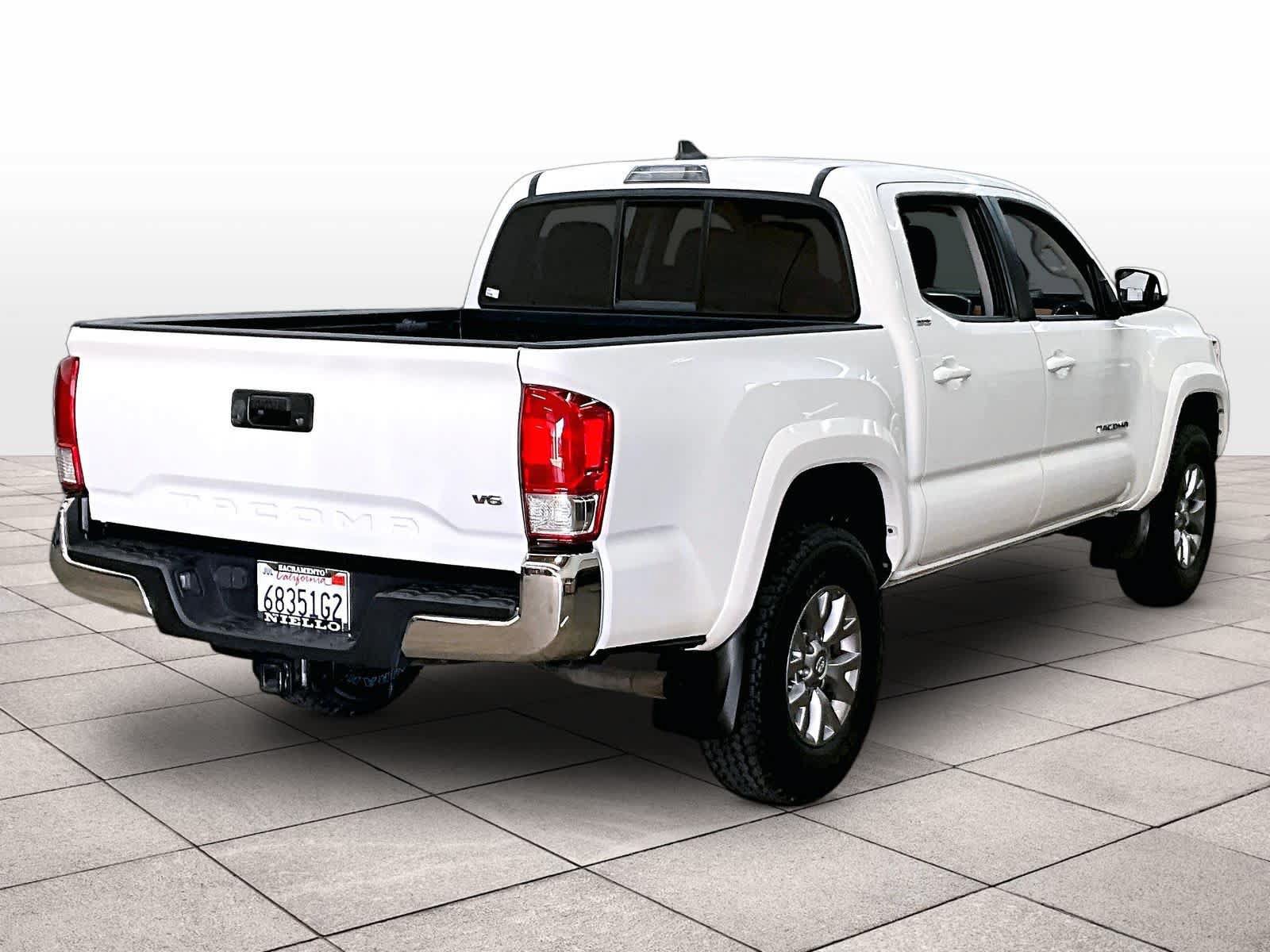 Used 2017 Toyota Tacoma SR5 w/ Tow Package RWD image 20