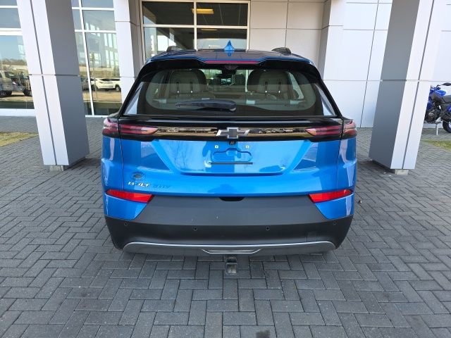 Used 2023 Chevrolet Bolt EUV Premier FWD image 3