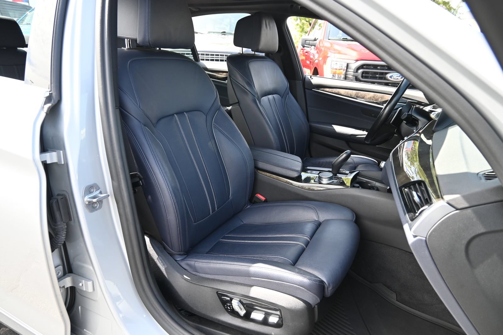 Used 2017 BMW 540i RWD image 25