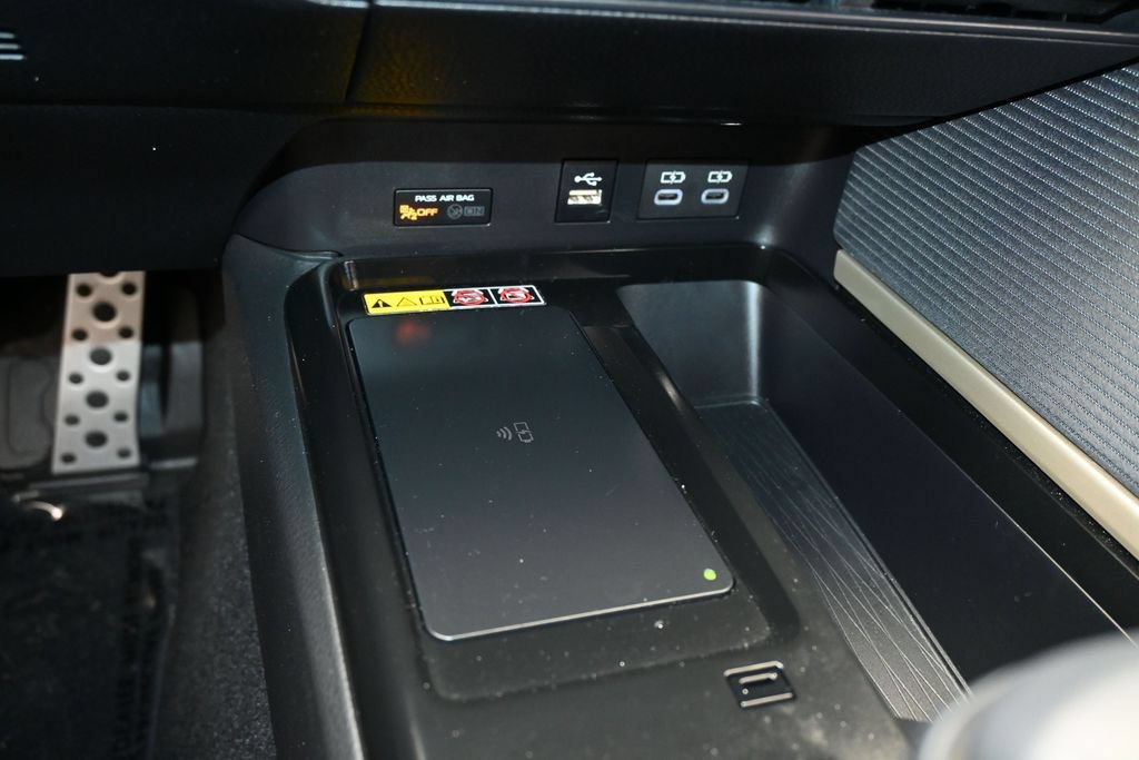 Used 2026 Toyota Camry SE FWD image 23