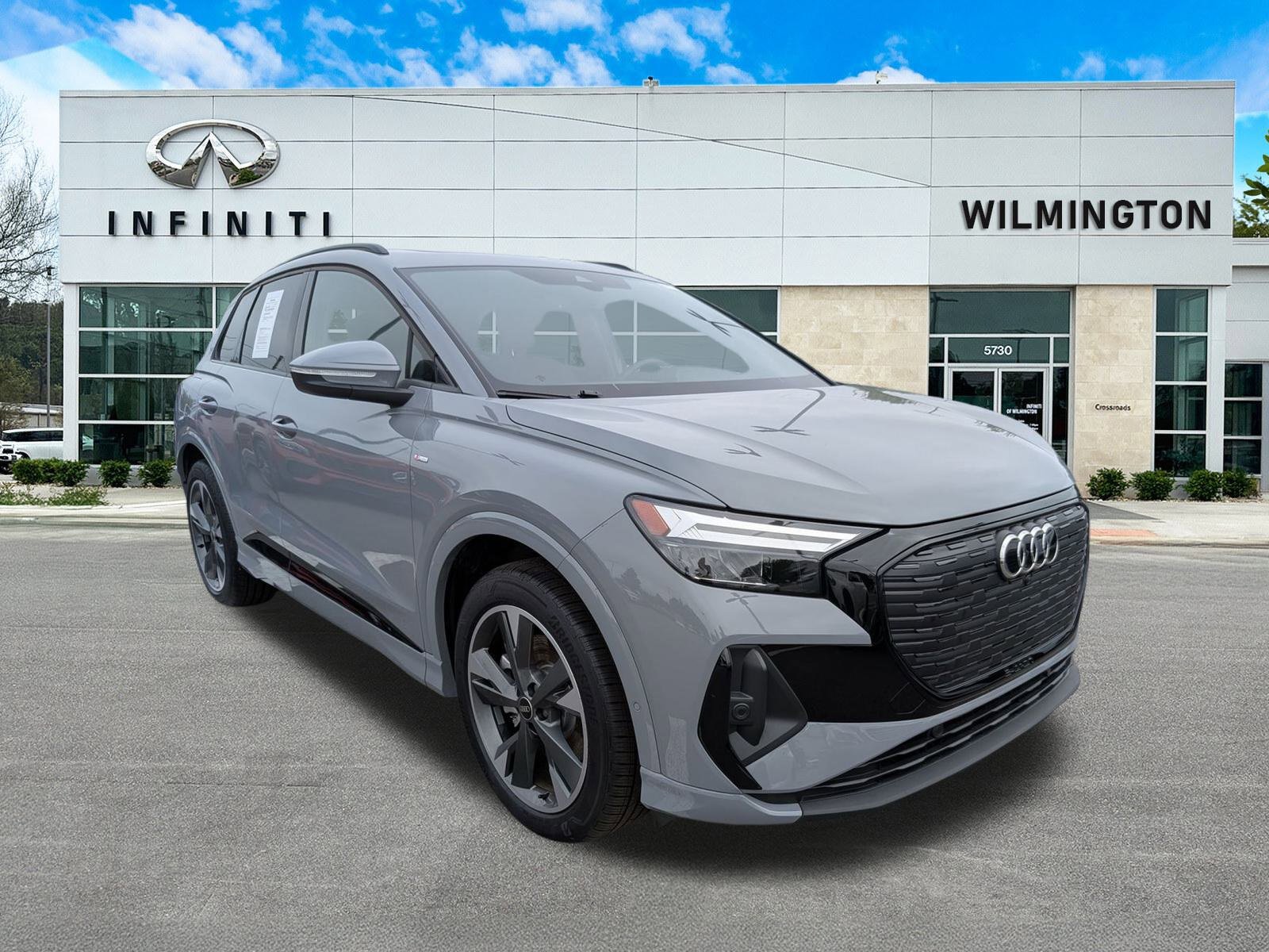 Used 2024 Audi Q4 e-tron Premium Plus w/ Premium Plus