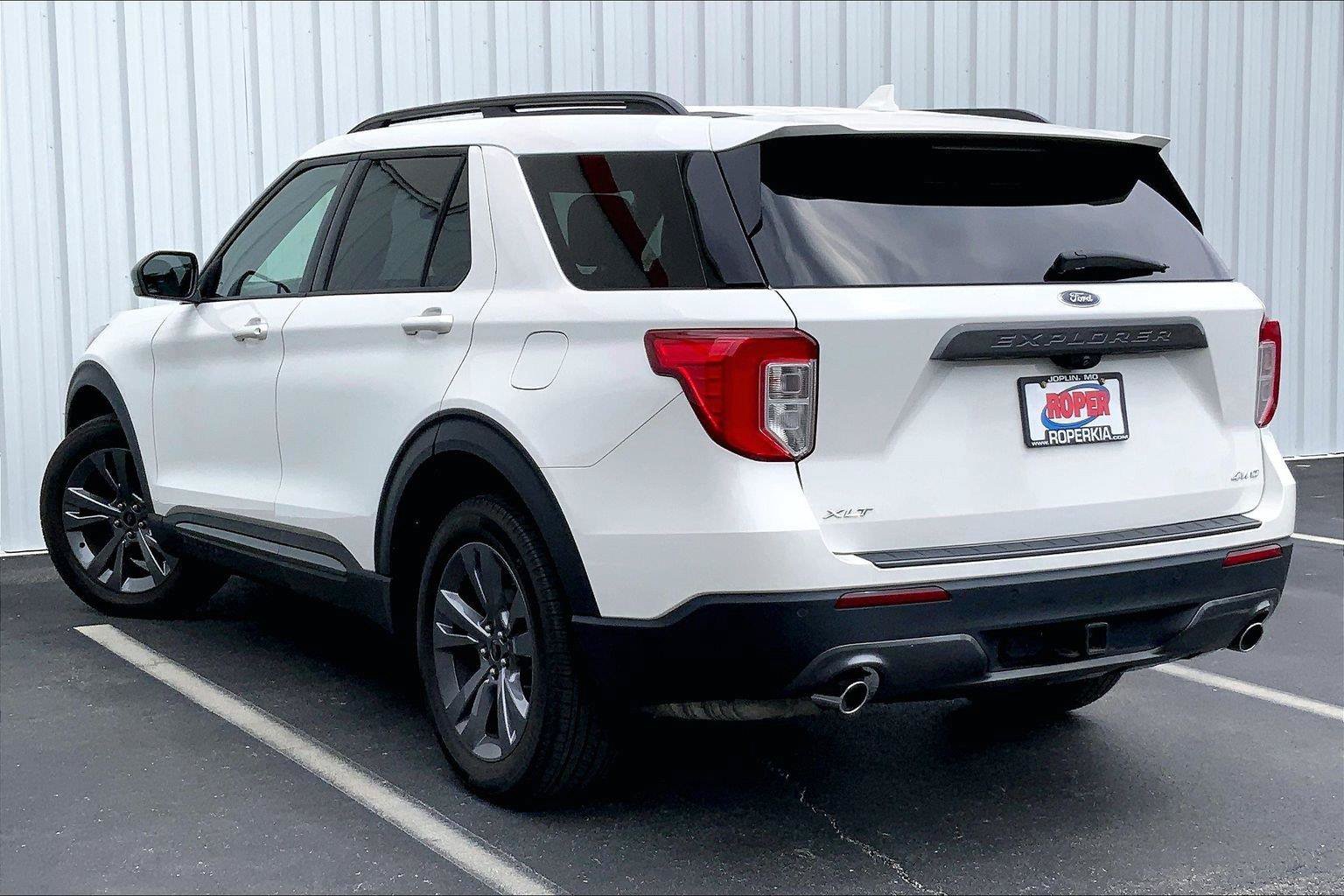 Used 2022 Ford Explorer XLT w/ Equipment Group 202A AWD/4WD image 10