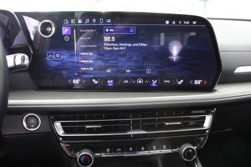 Used 2025 Chevrolet Traverse LT AWD/4WD image 5