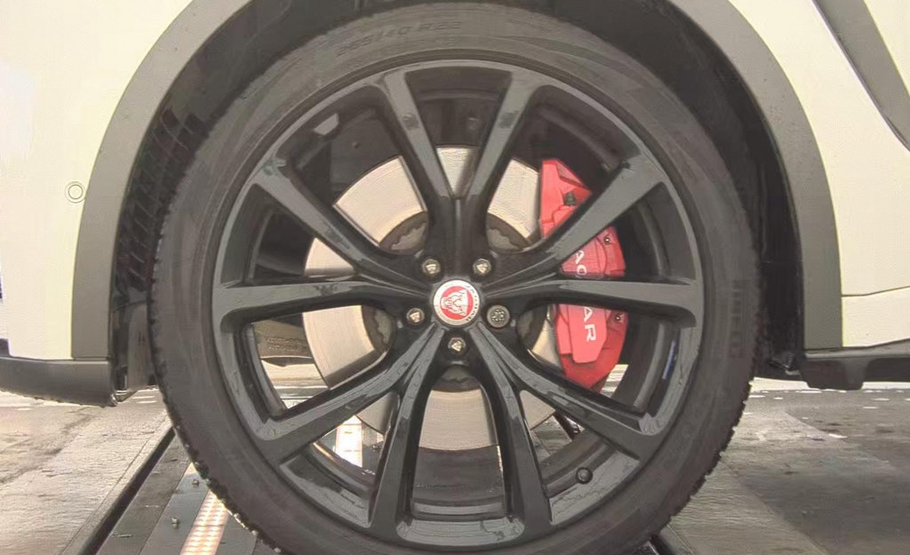 Used 2020 Jaguar F-PACE SVR AWD/4WD image 9