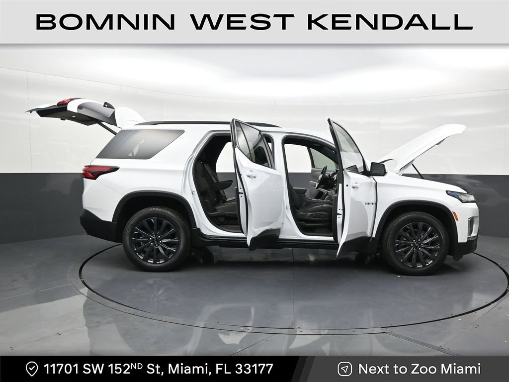 Used 2023 Chevrolet Traverse RS image 29