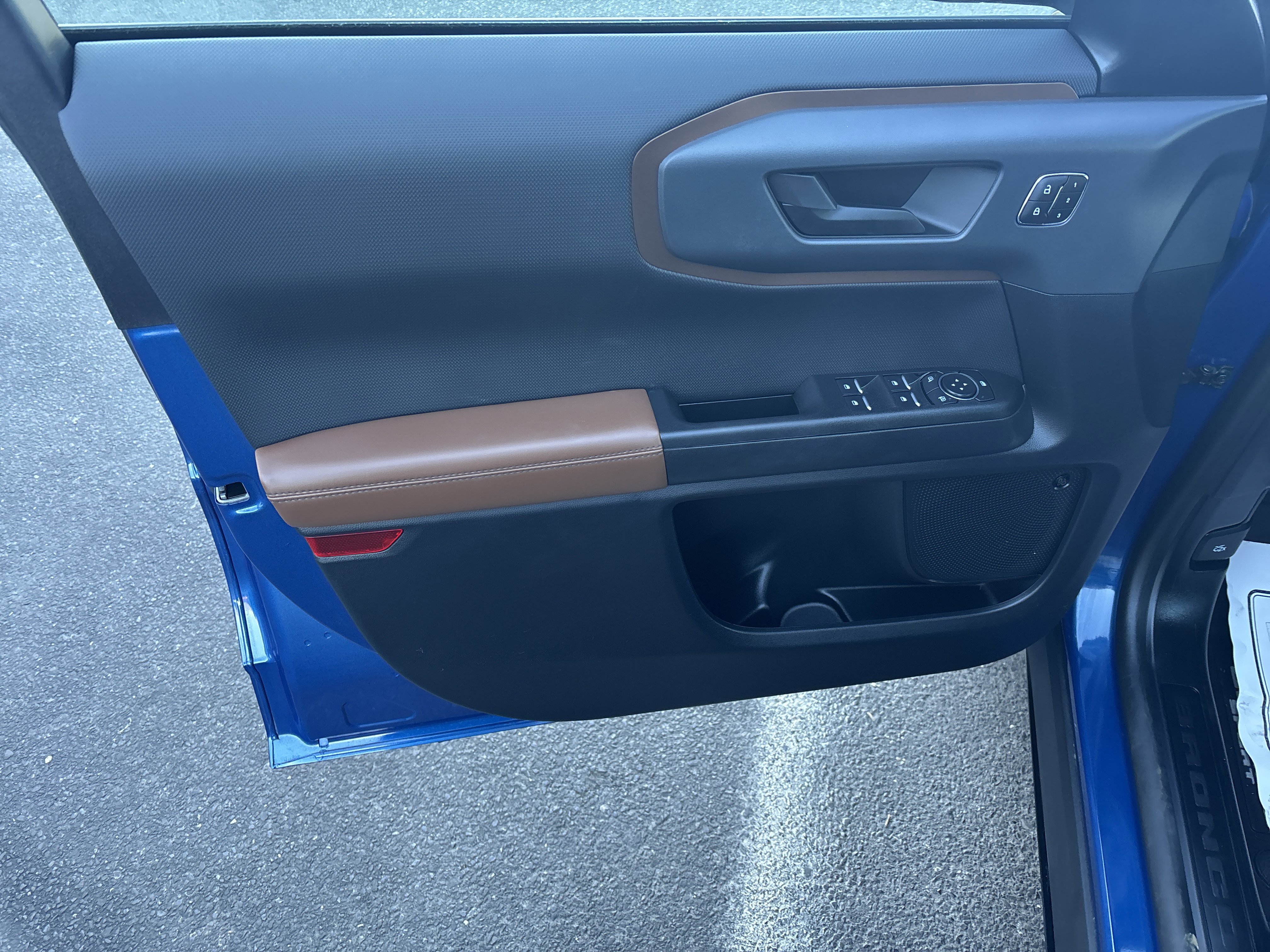 Used 2024 Ford Bronco Sport Outer Banks w/ Tech Package image 16