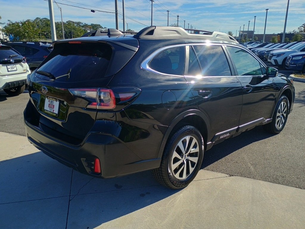 Certified 2022 Subaru Outback Premium image 5