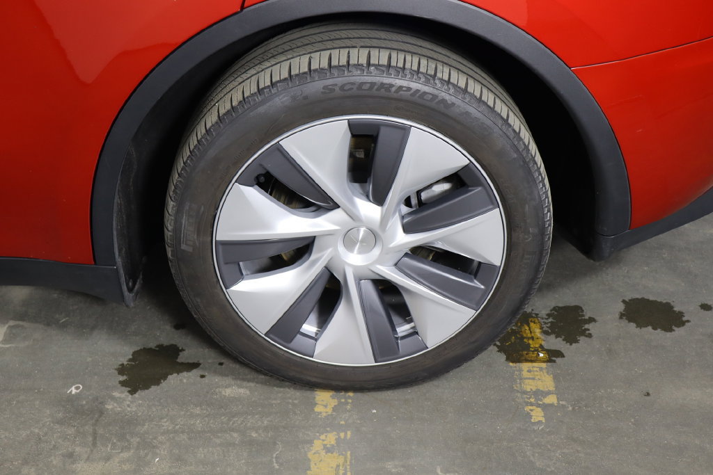 Used 2023 Tesla Model Y Long Range AWD/4WD image 45