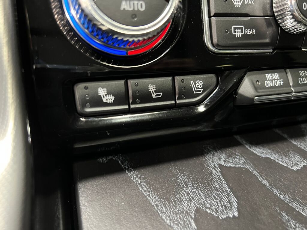 Used 2022 GMC Yukon Denali w/ Denali Premium Package image 17