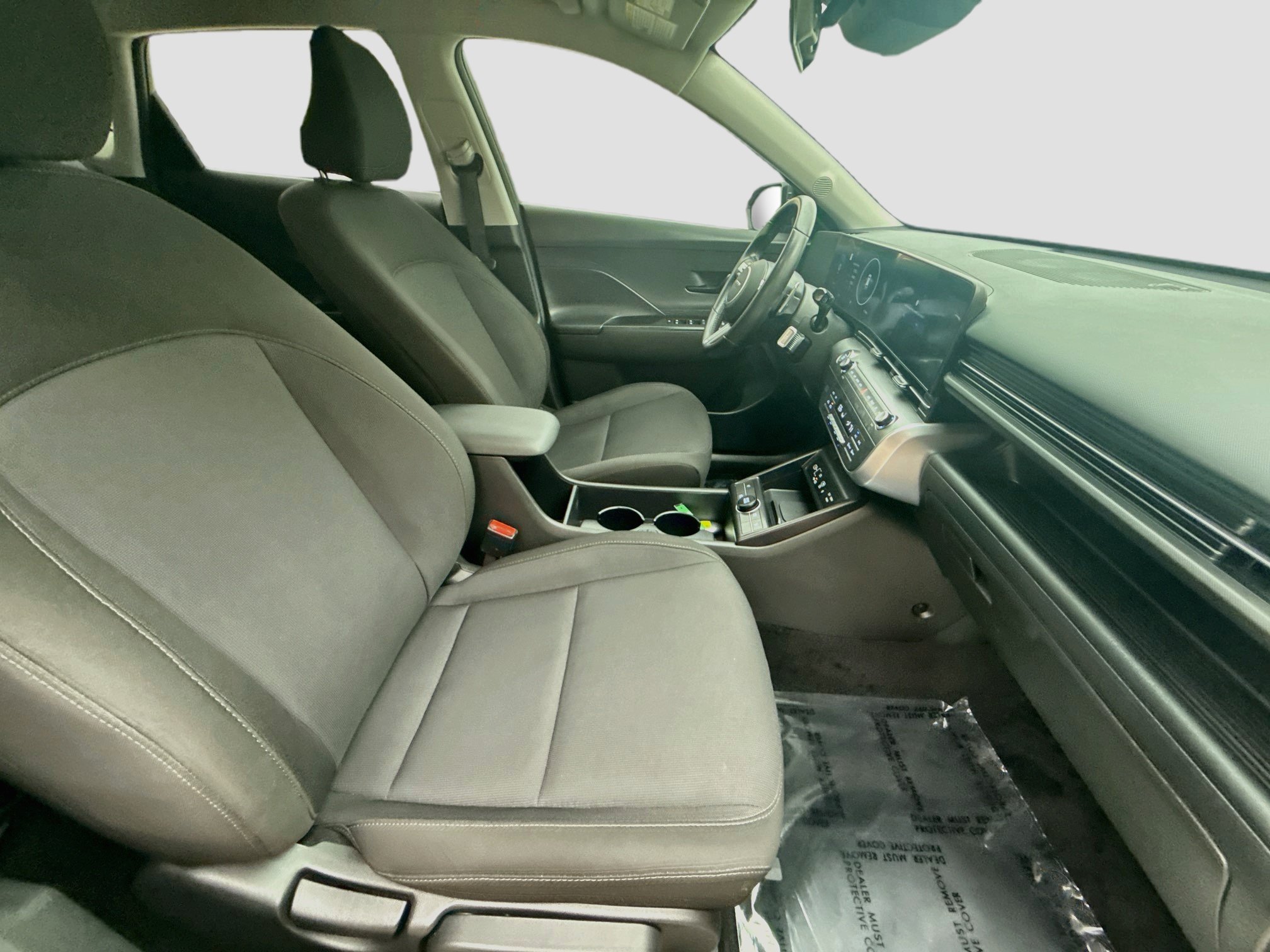 Used 2025 Hyundai Kona SEL FWD image 29