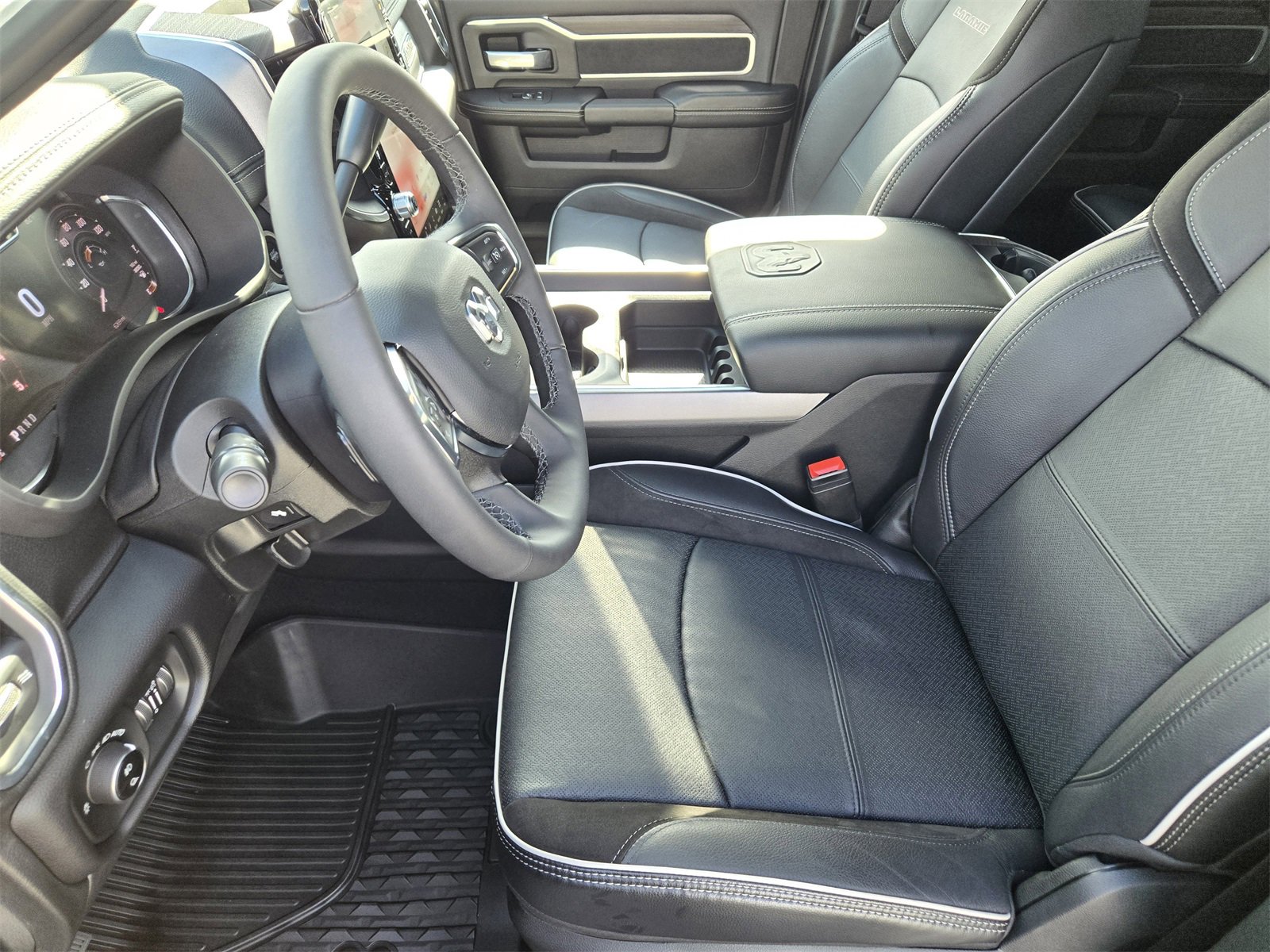 Used 2025 RAM 3500 Laramie image 12