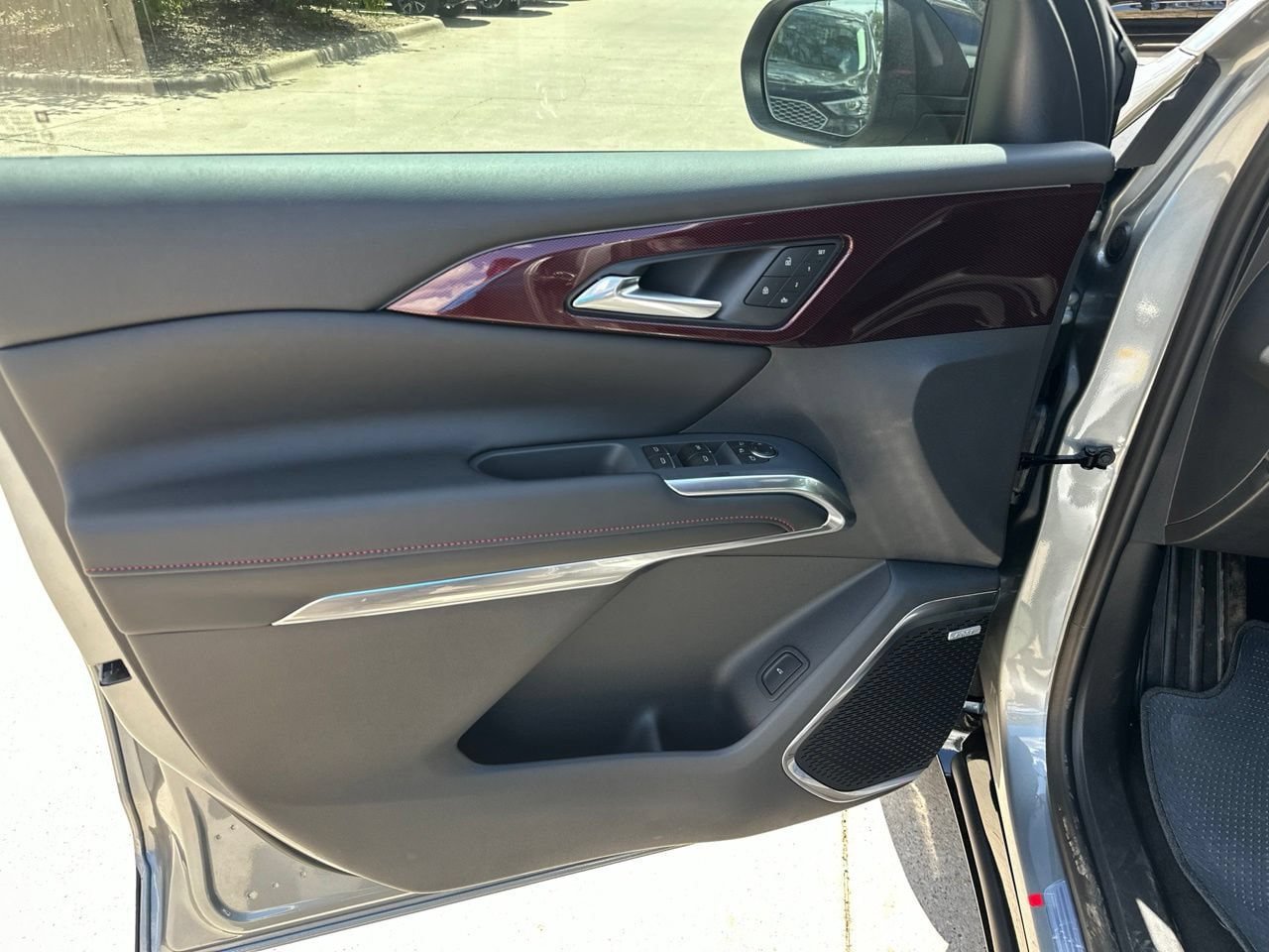 New 2027 Chevrolet Traverse RS FWD image 10