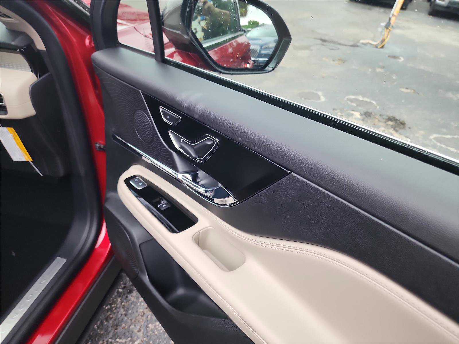 New 2026 Lincoln Corsair Premiere image 22