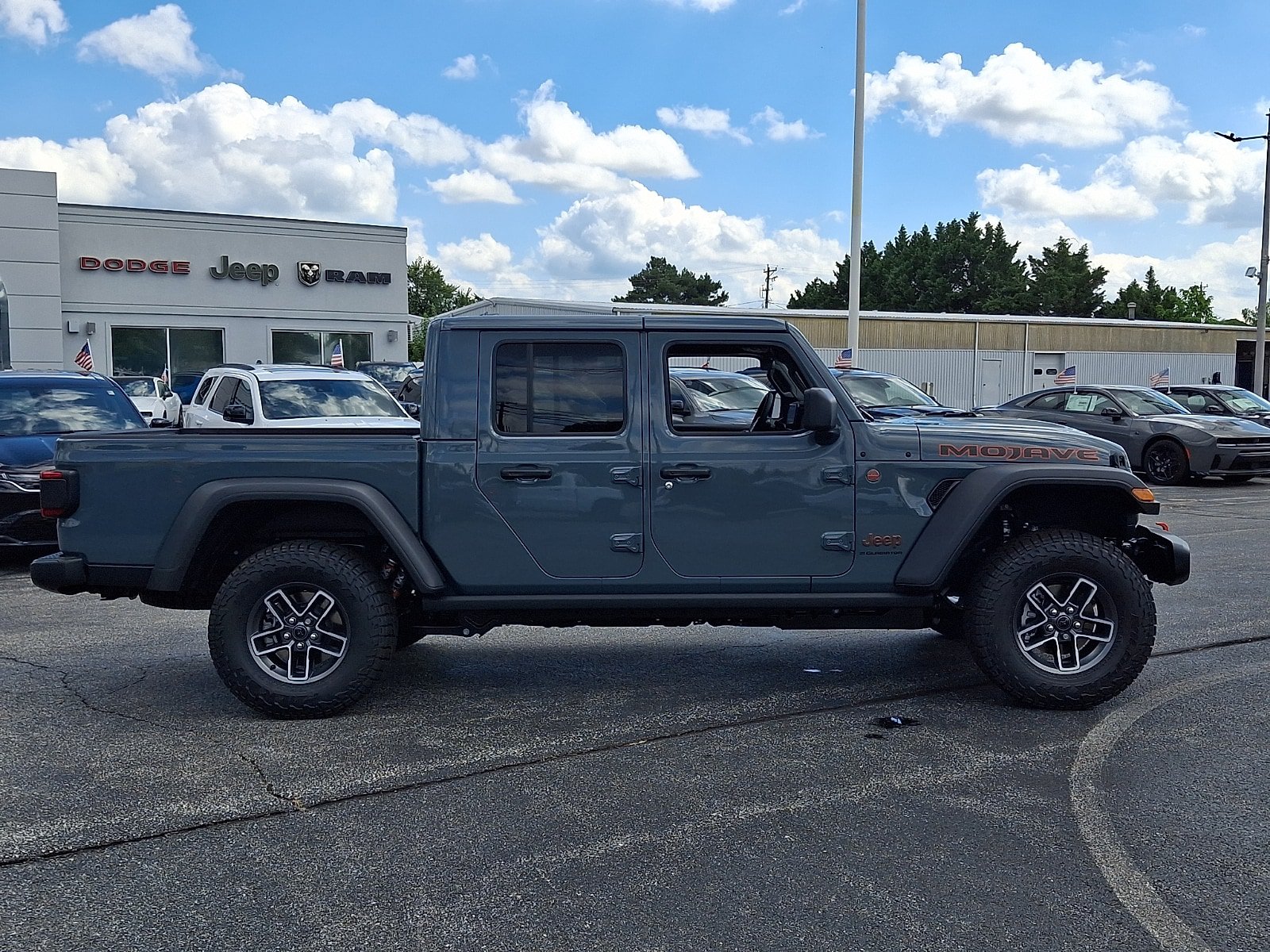 New 2026 Jeep Gladiator Mojave w/ Safety Group AWD/4WD image 7