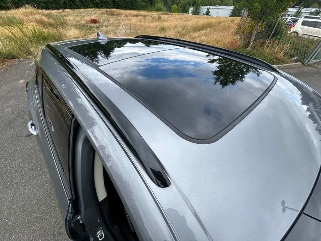 Used 2021 Buick Envision Essence w/ Sport Touring Package image 29