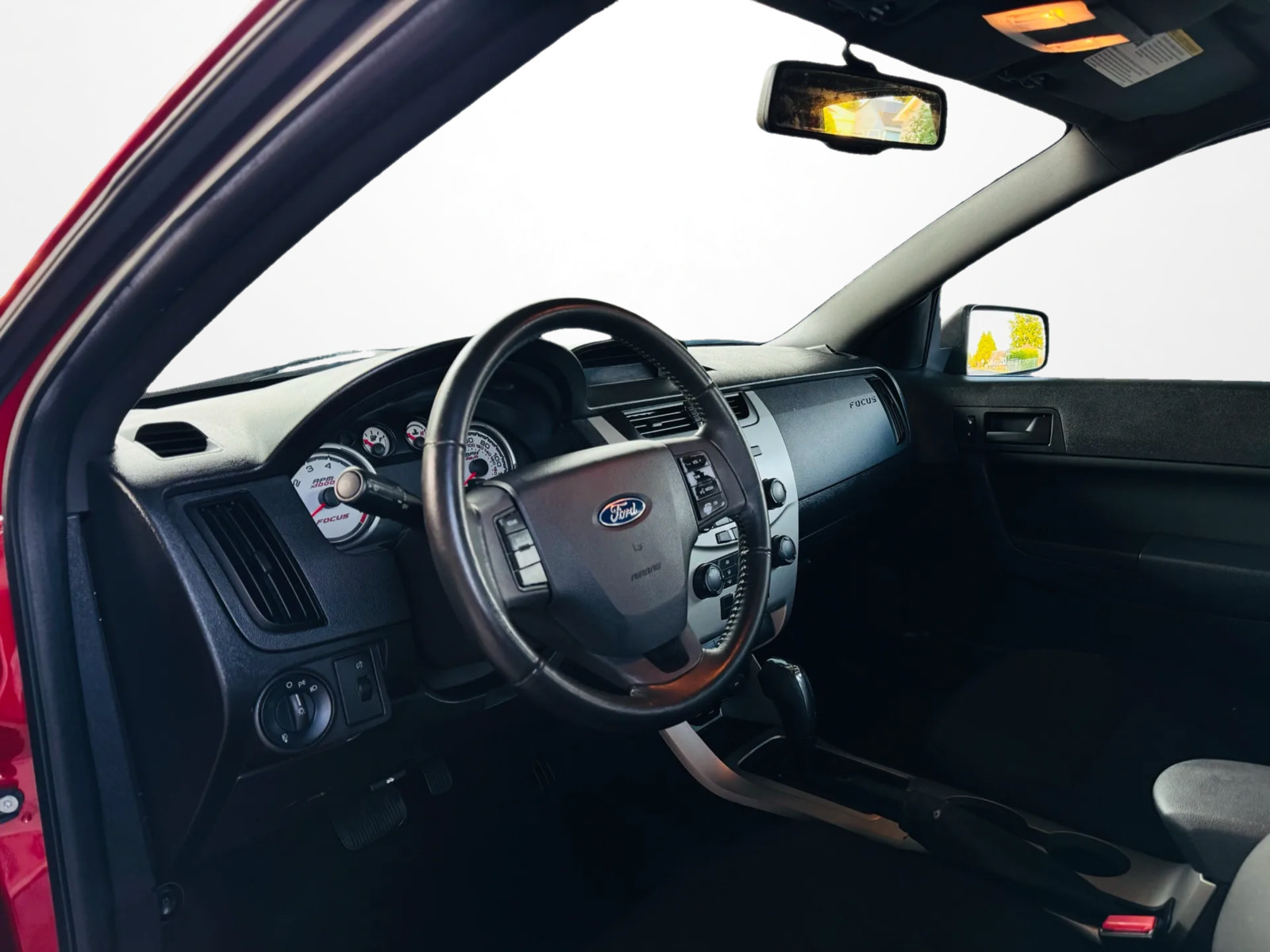 Used 2011 Ford Focus SE w/ 201A Rapid Spec Order Code FWD image 13