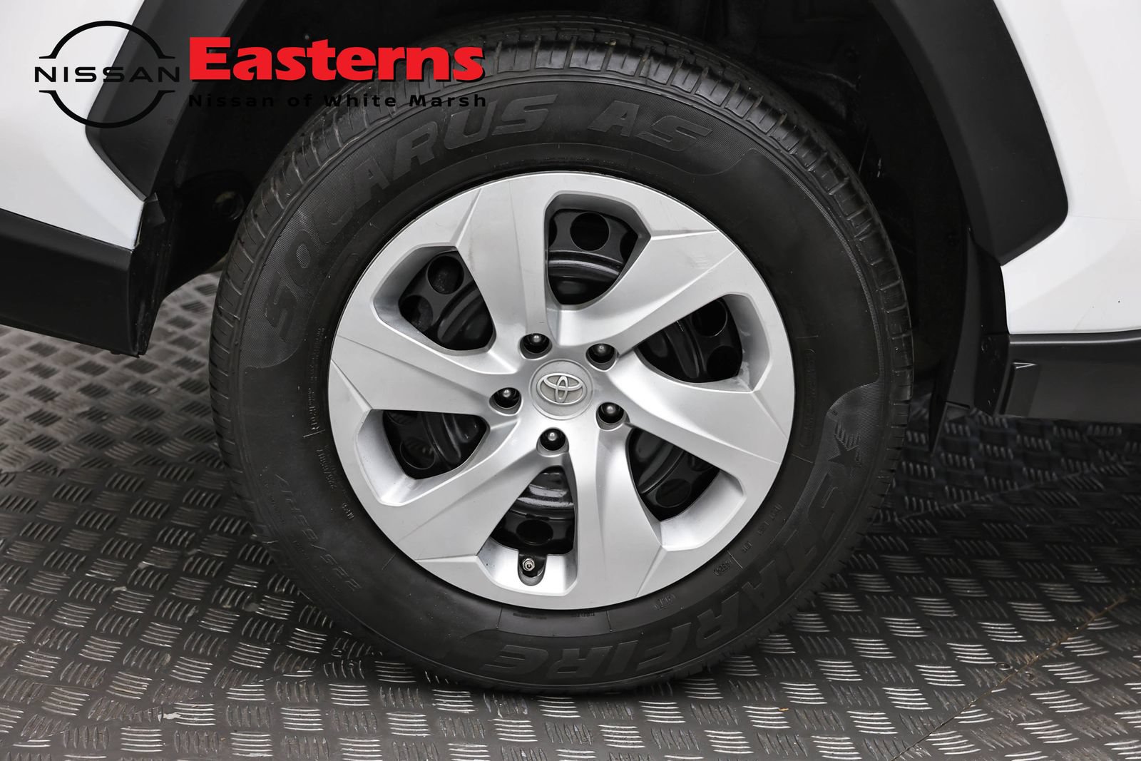Used 2023 Toyota RAV4 LE AWD/4WD image 30
