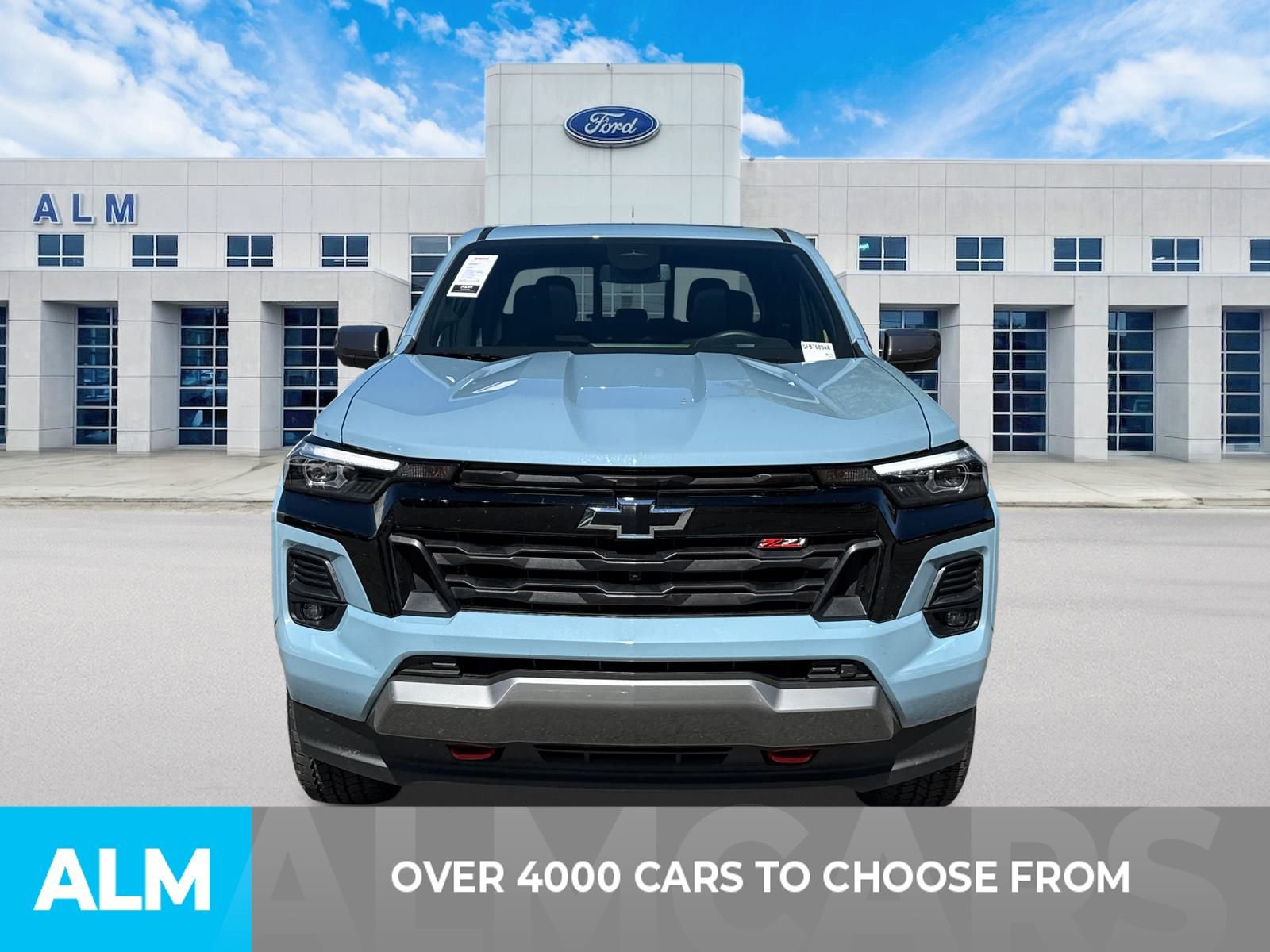 Used 2025 Chevrolet Colorado Z71 w/ Technology Package image 3