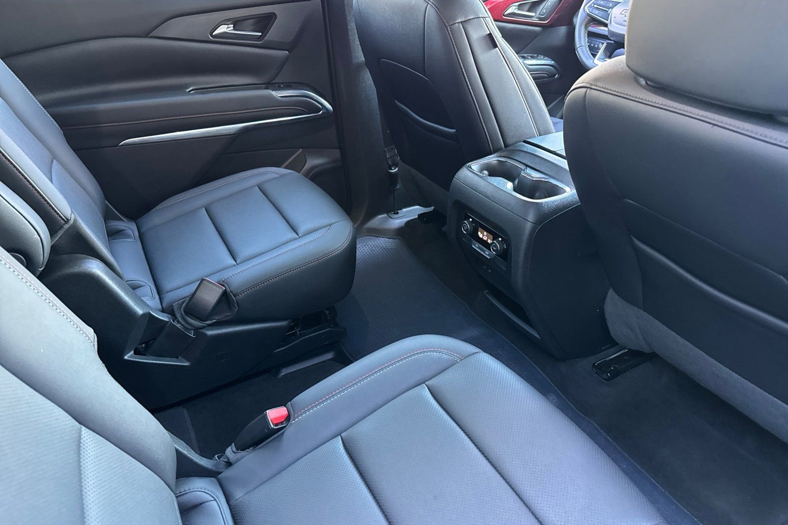 Used 2025 Chevrolet Traverse Z71 image 18