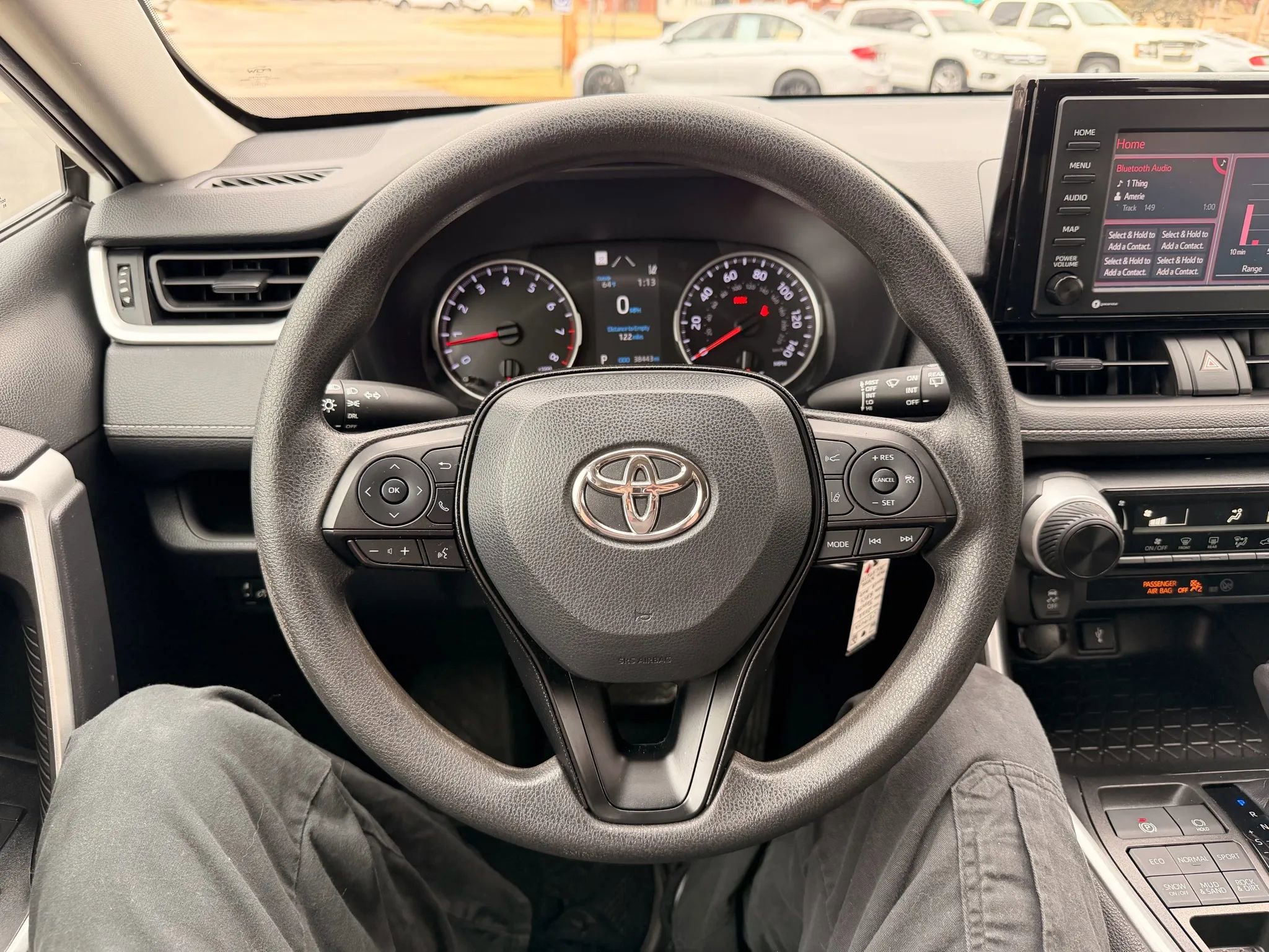 Used 2022 Toyota RAV4 LE w/ Carpet Mat Package (TMS) image 15