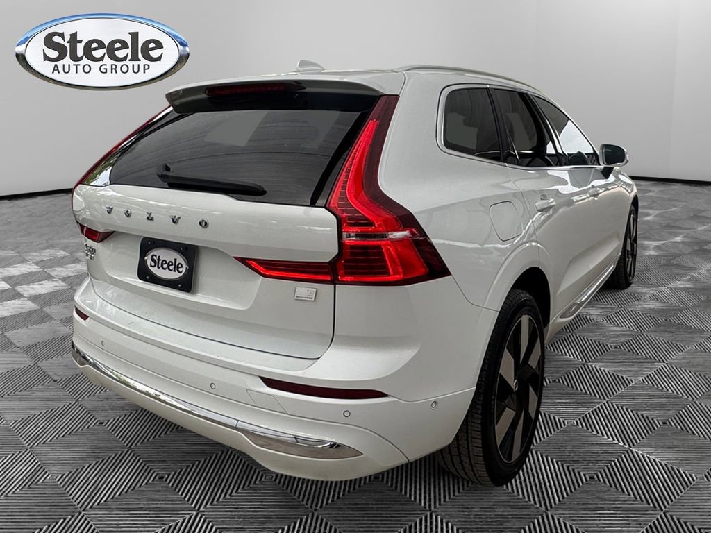 Used 2023 Volvo XC60 T8 Plus AWD/4WD image 5