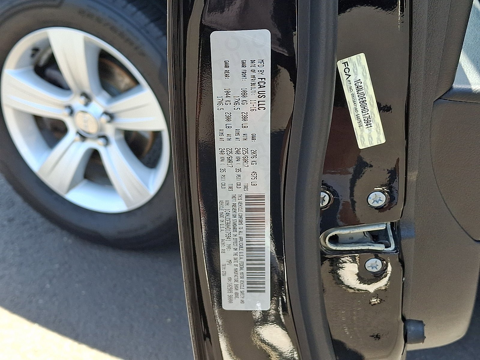 Used 2017 Jeep Compass Latitude AWD/4WD image 27