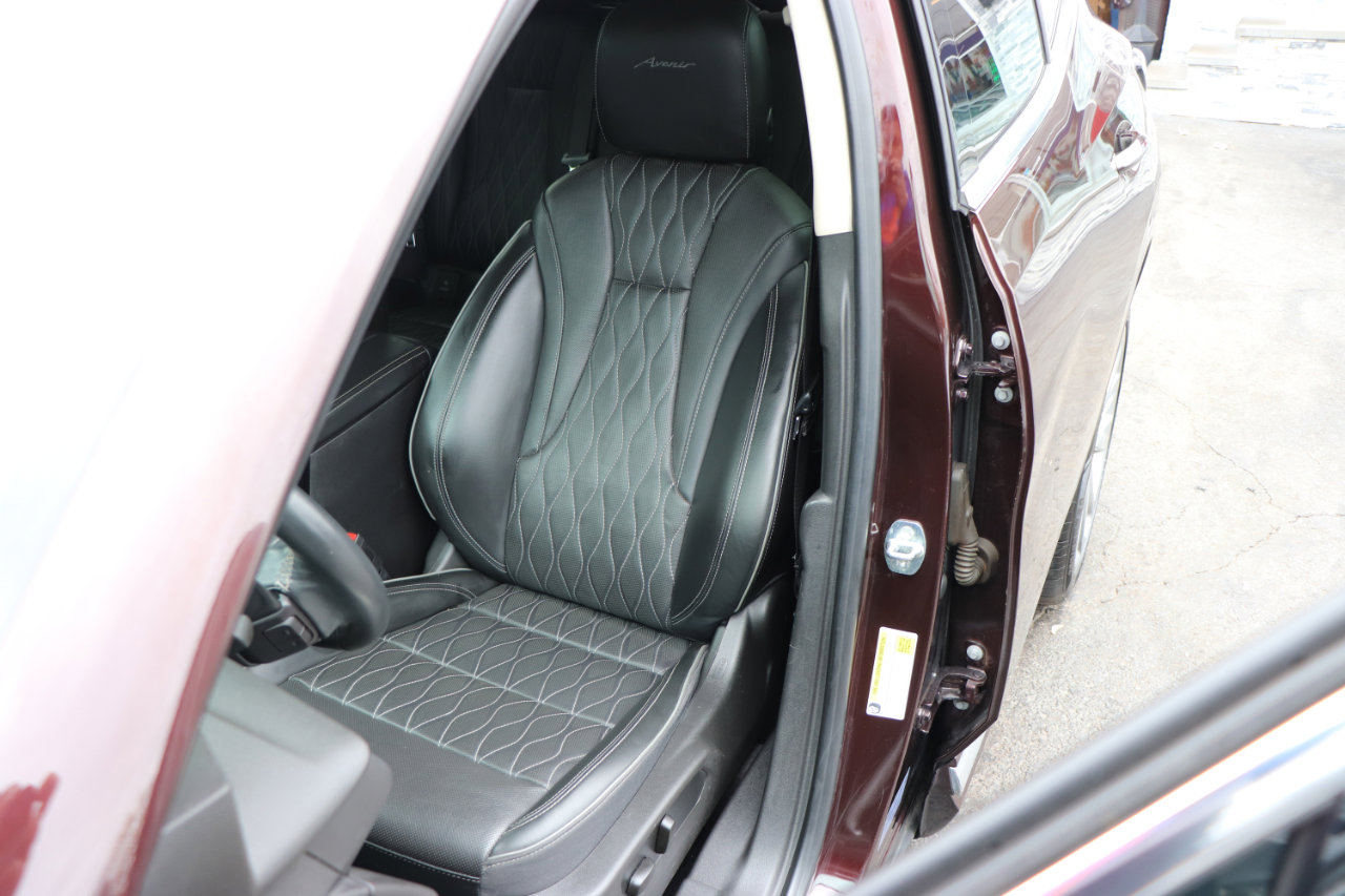 Used 2022 Buick Envision Avenir w/ Technology Package II image 11