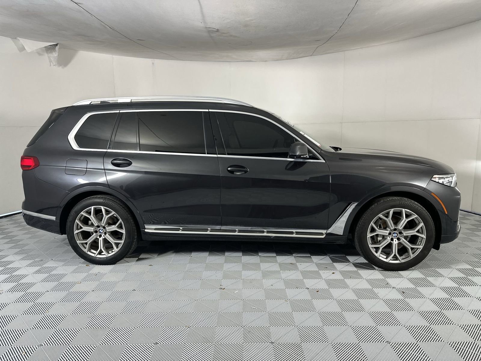 Used 2021 BMW X7 xDrive40i w/ Parking Assistance Package image 9