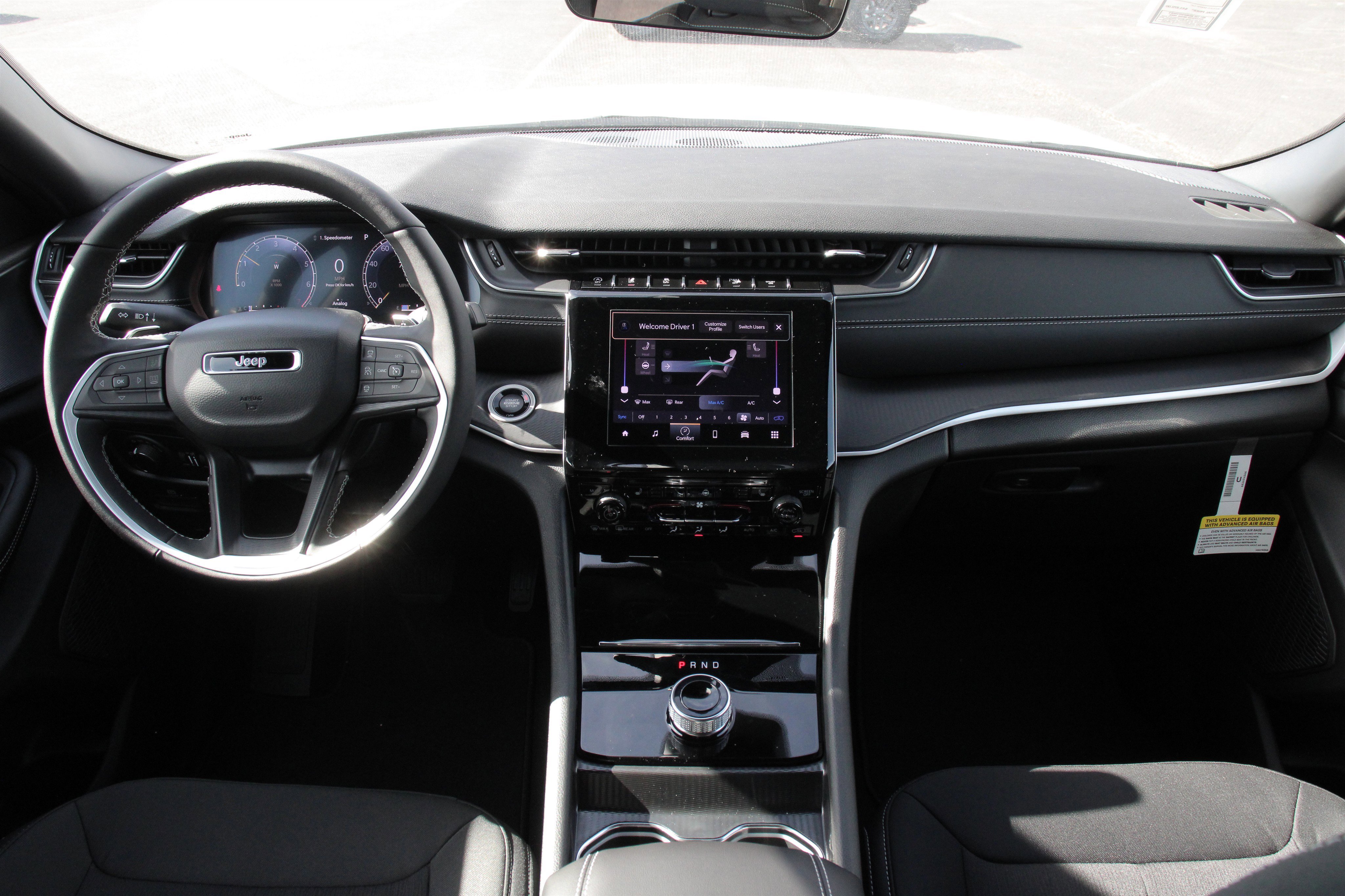 New 2025 Jeep Grand Cherokee Laredo w/ Luxury Tech Group I image 2