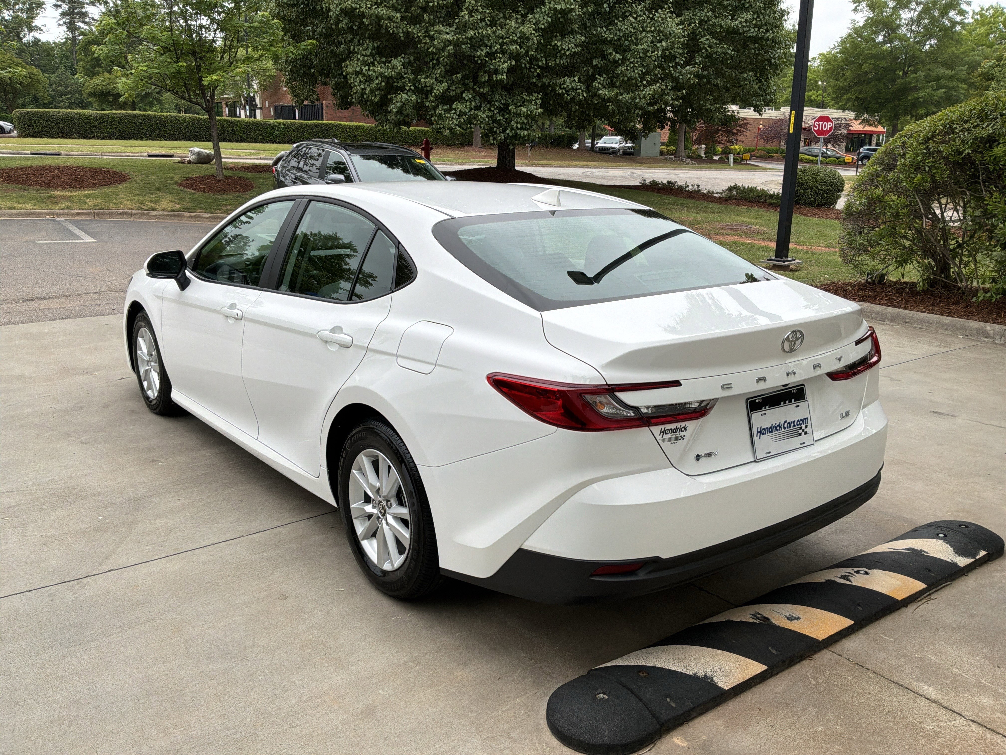 Used 2025 Toyota Camry LE FWD image 8