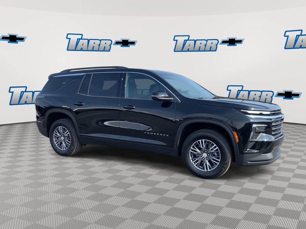 Used 2025 Chevrolet Traverse LT image 2