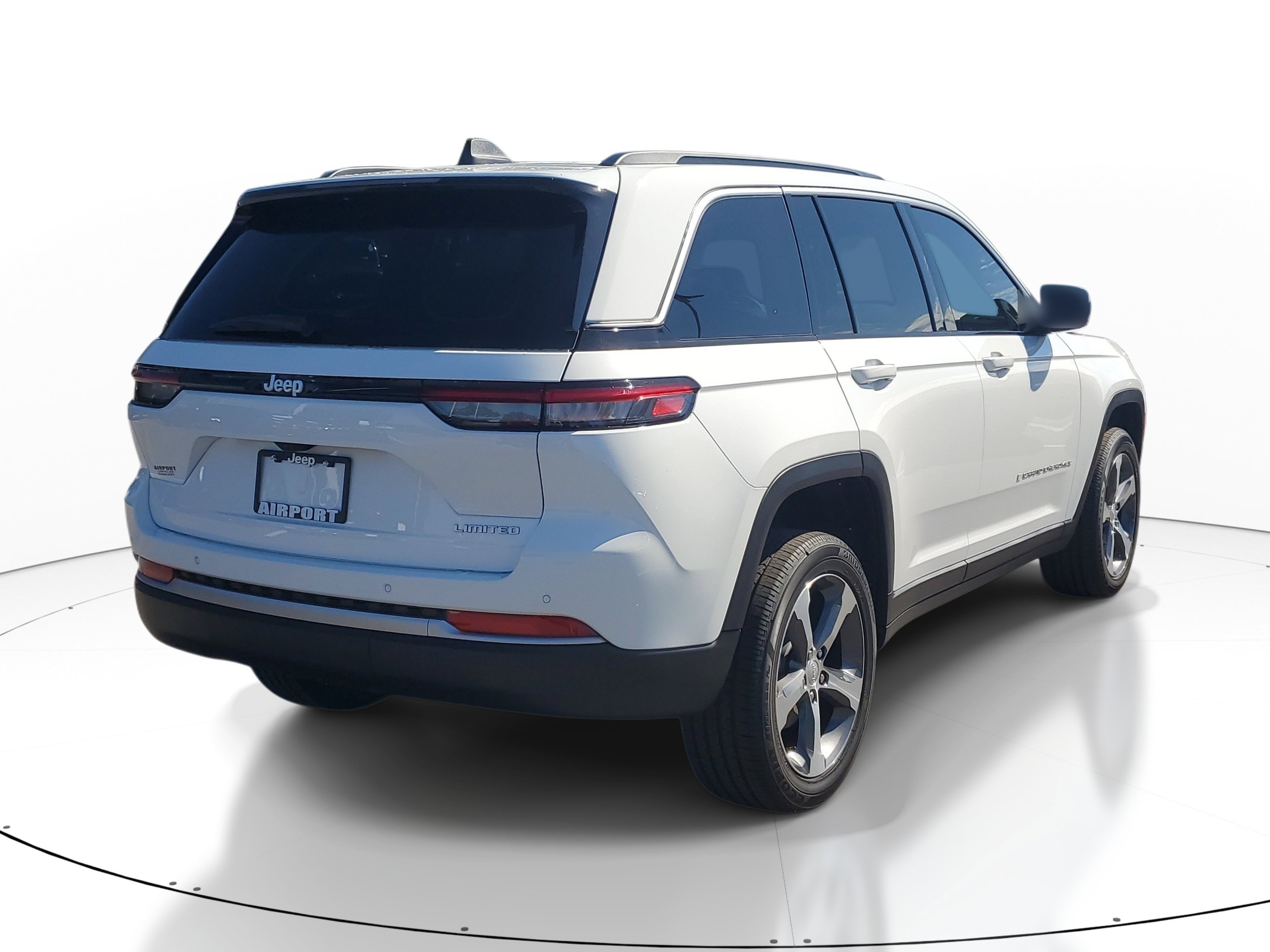 New 2026 Jeep Grand Cherokee Limited RWD image 5