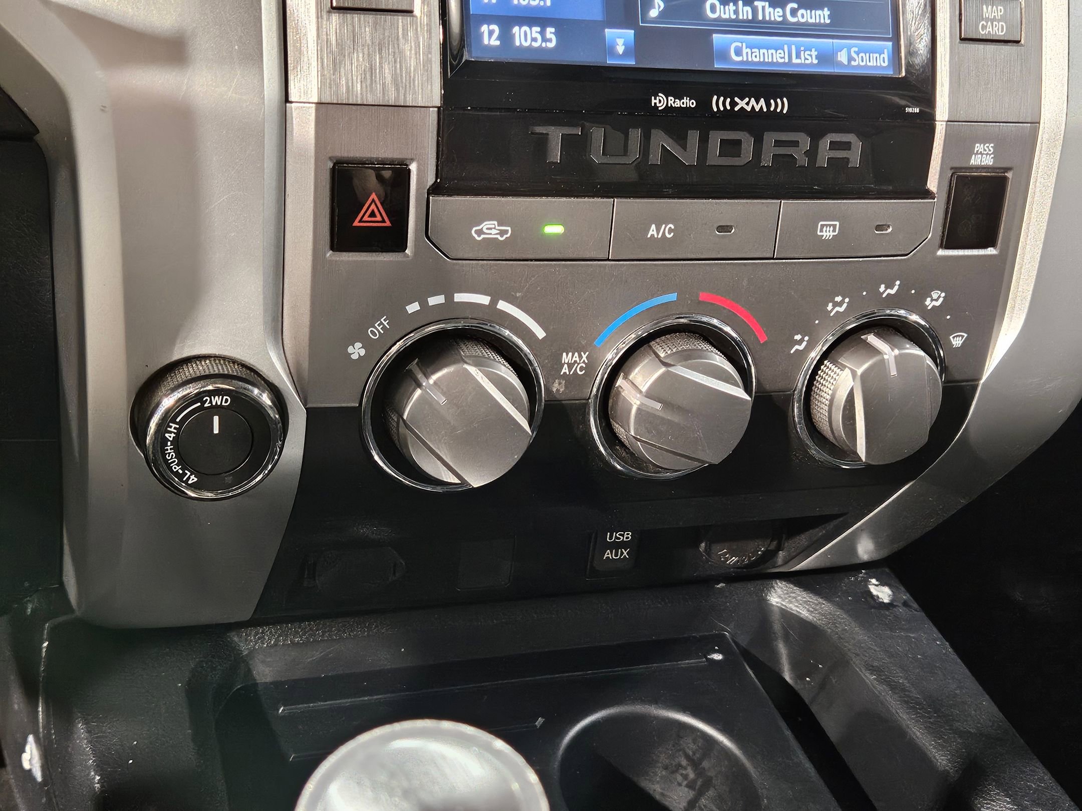 Used 2018 Toyota Tundra SR5 w/ SR5 Upgrade Package image 31