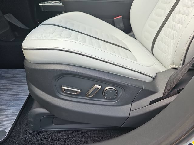 Used 2022 Rivian R1T Adventure AWD/4WD image 16
