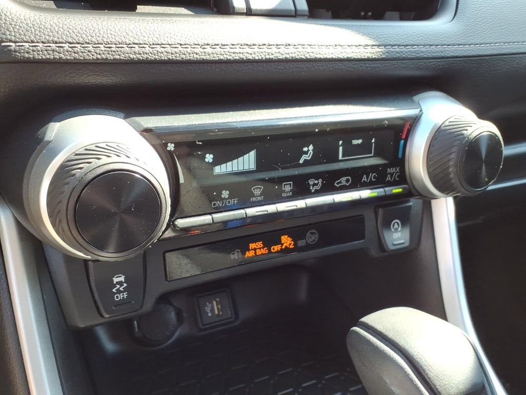 Used 2023 Toyota RAV4 LE AWD/4WD image 19