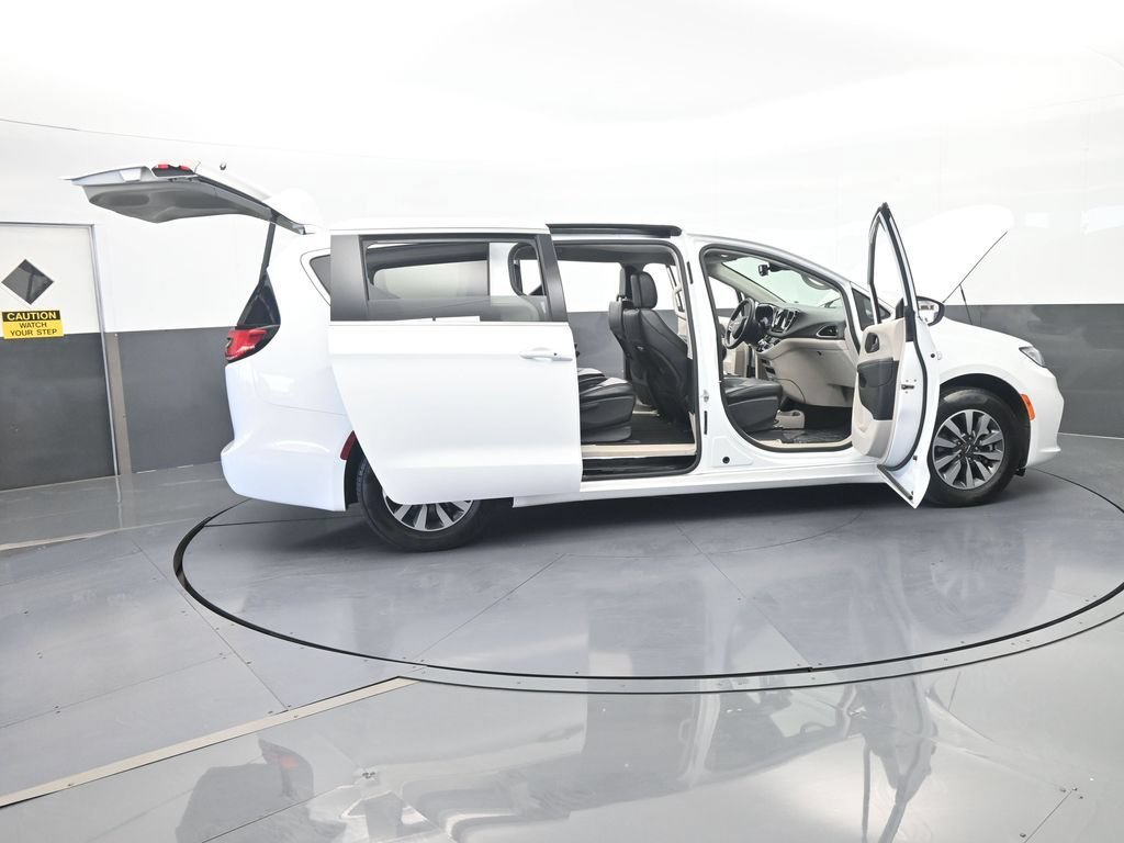 Used 2023 Chrysler Pacifica Touring-L FWD image 73