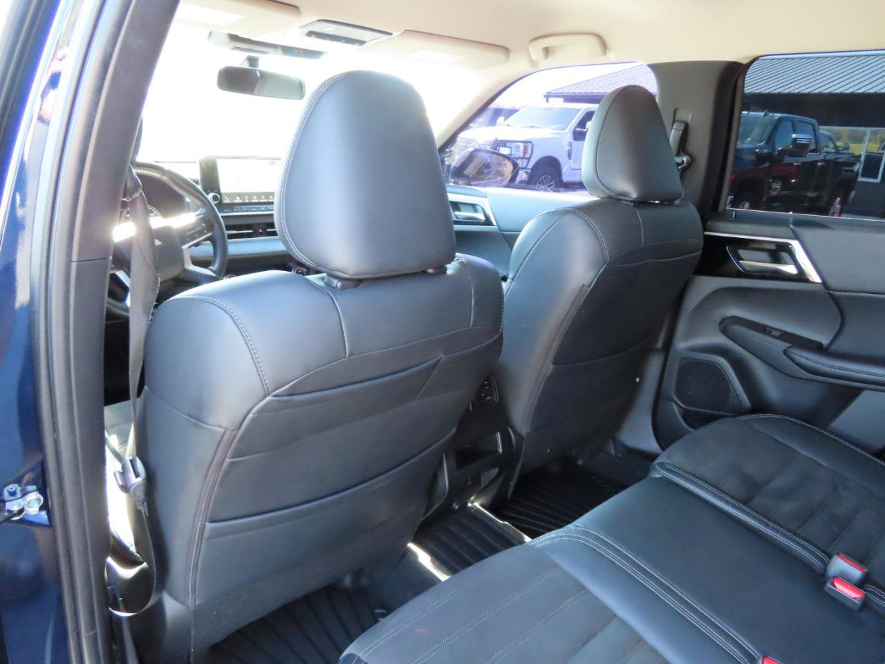 Used 2022 Mitsubishi Outlander SE AWD/4WD image 41