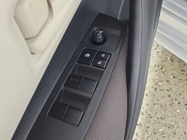 Used 2025 Toyota Corolla LE FWD image 22