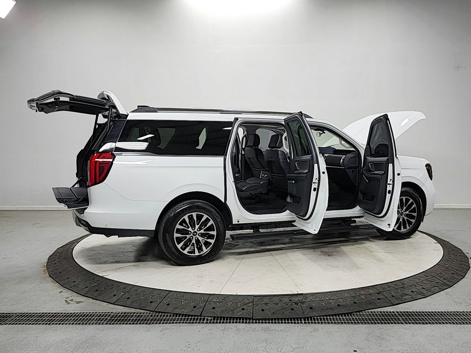 Used 2025 Ford Expedition Max Platinum image 15