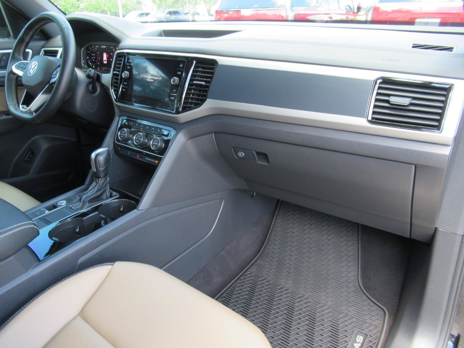 Used 2022 Volkswagen Atlas Cross Sport SE FWD image 10