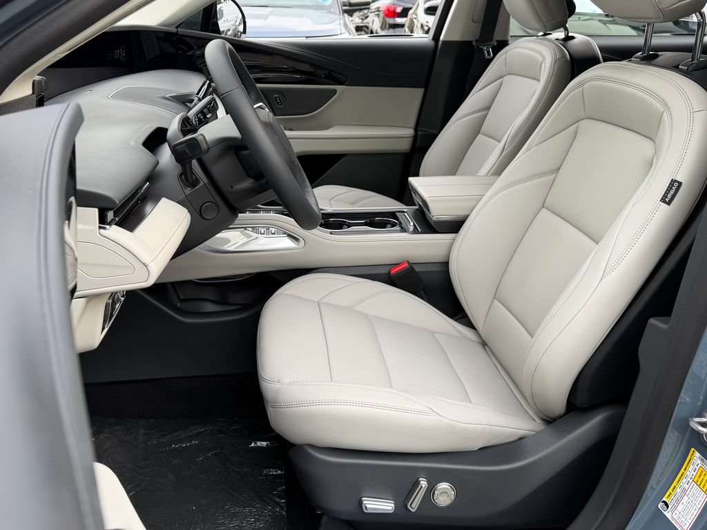 New 2026 Lincoln Nautilus Hybrid AWD/4WD image 21